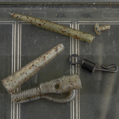 Clip Plomb Avid Carp Outline Flecktone Pinned QC Kit (par 5) - description 04