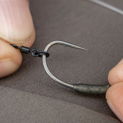 Emérillon à Anneaux Avid Carp Outline Micro Ringed Hookbait (par 20) - description 02